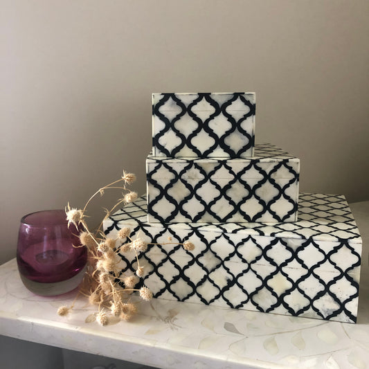 Bone Inlay Box : Reverse Quatrefoil Black