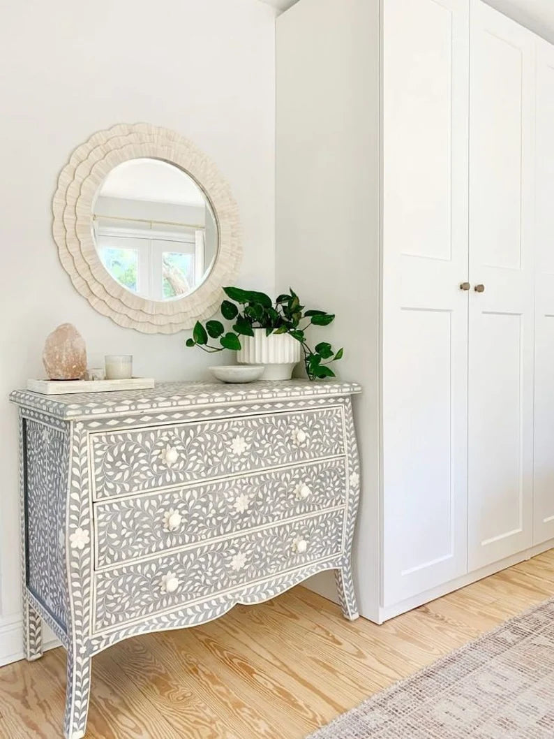 Bone Inlay Round Mirror : Seashell : White Bone Inlay Round Mirror : Seashell : White