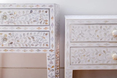 The Difference Between Bone Inlay and Mother of Pearl Inlay