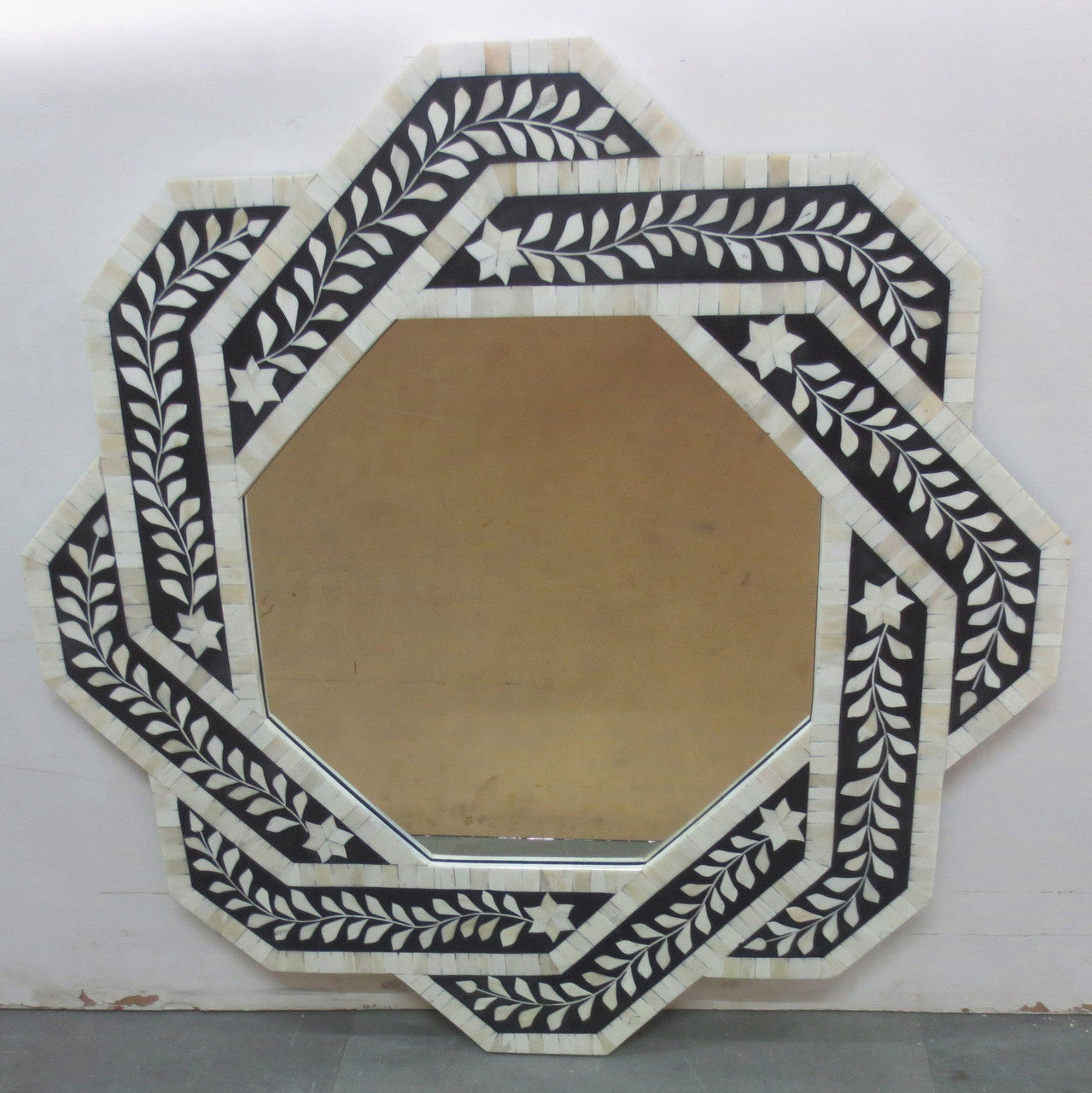 Mother of Pearl Inlay Twist Mirror : Black