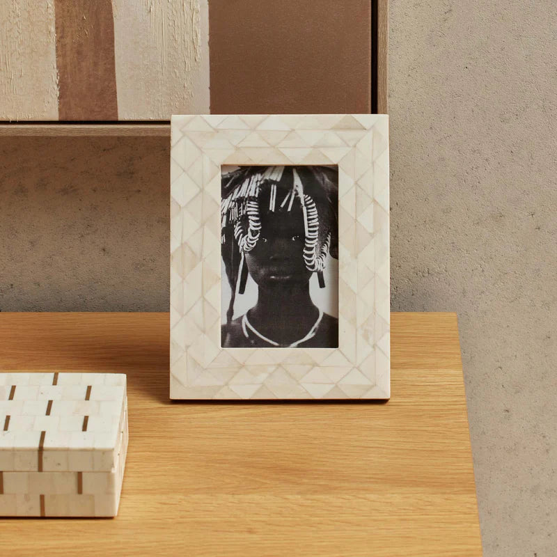 Elegance Bone Inlay Picture Frame : Diamond : Natural