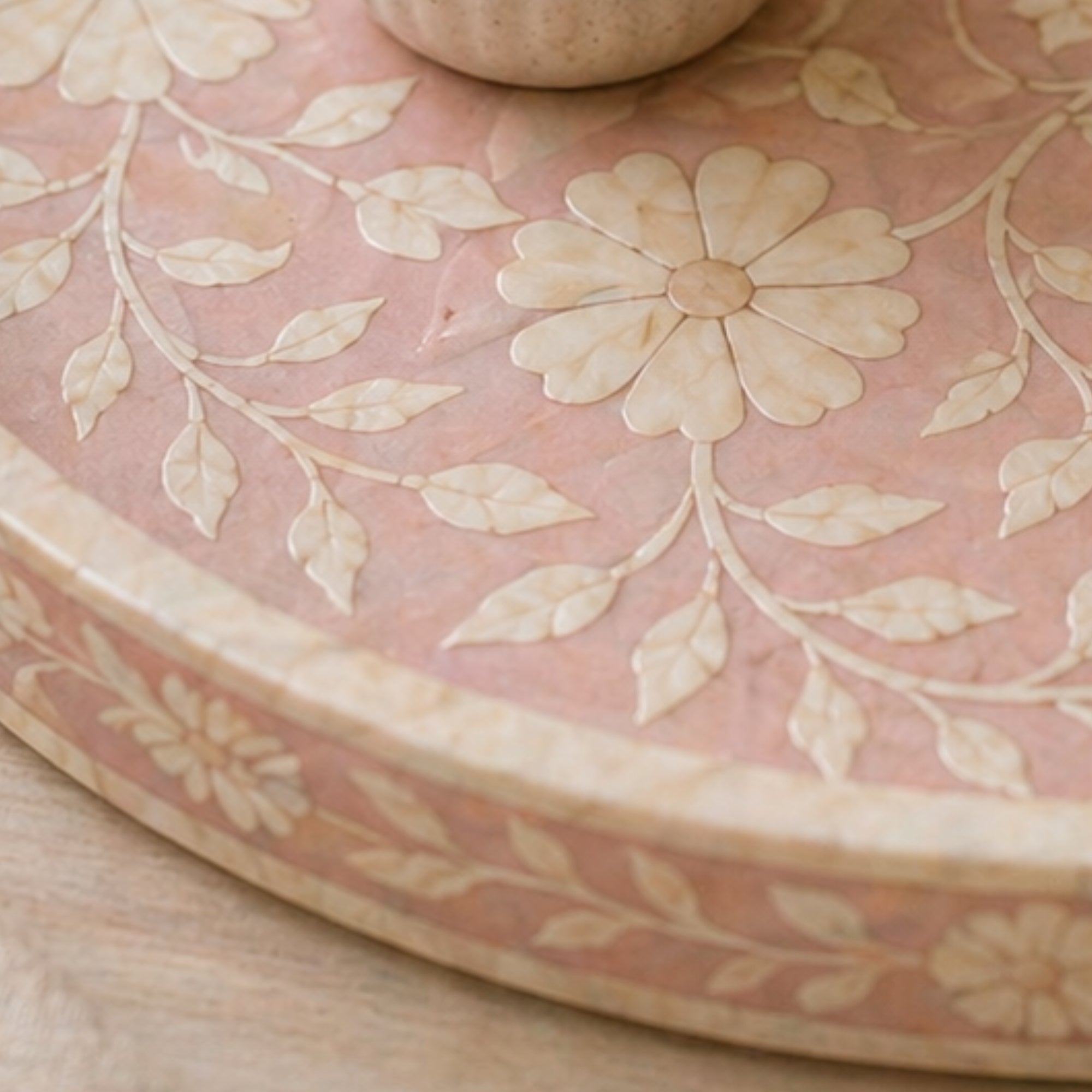 Bone Inlay Round Tray : Dahlia : Soft Pink