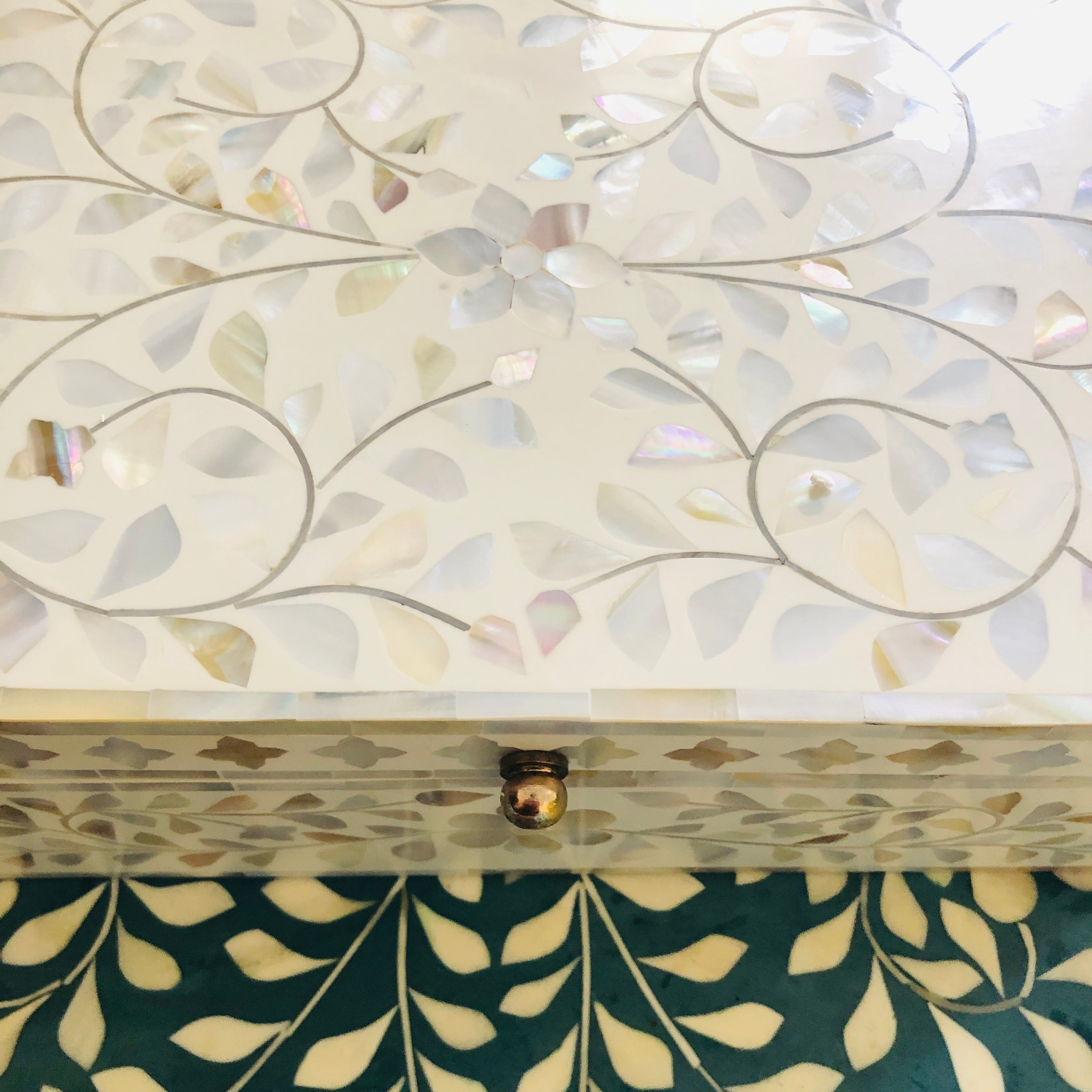 Mother of Pearl Inlay Box : Floral : White (Imperfect)