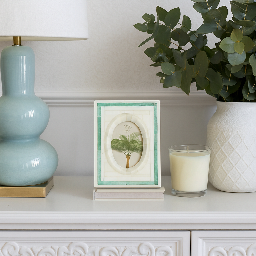 Bone Photo Frame : Green Trim