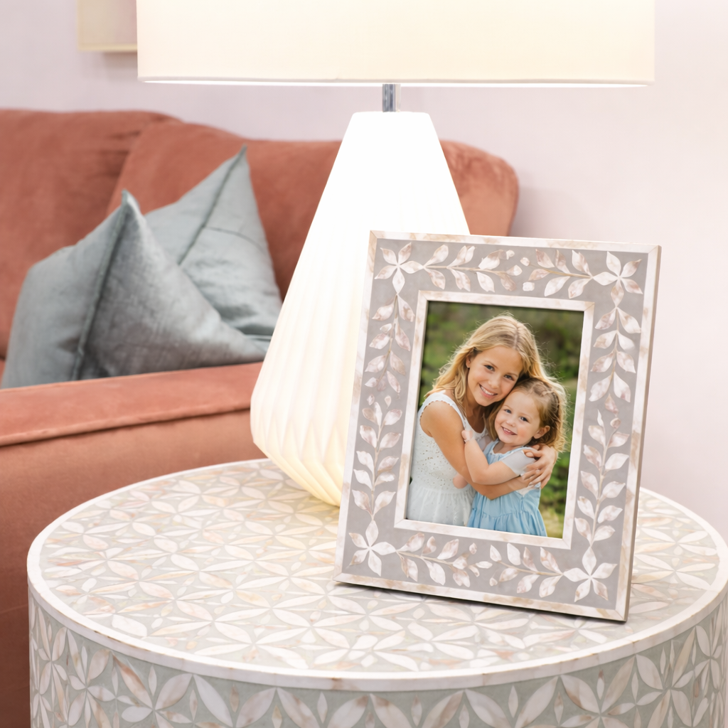 Mother of Pearl Inlay Picture Frame : Floral : Grey