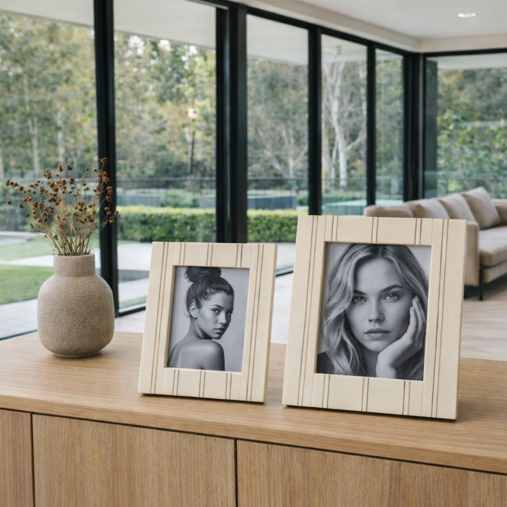 Resin & Brass Wire Picture Frame : Natural