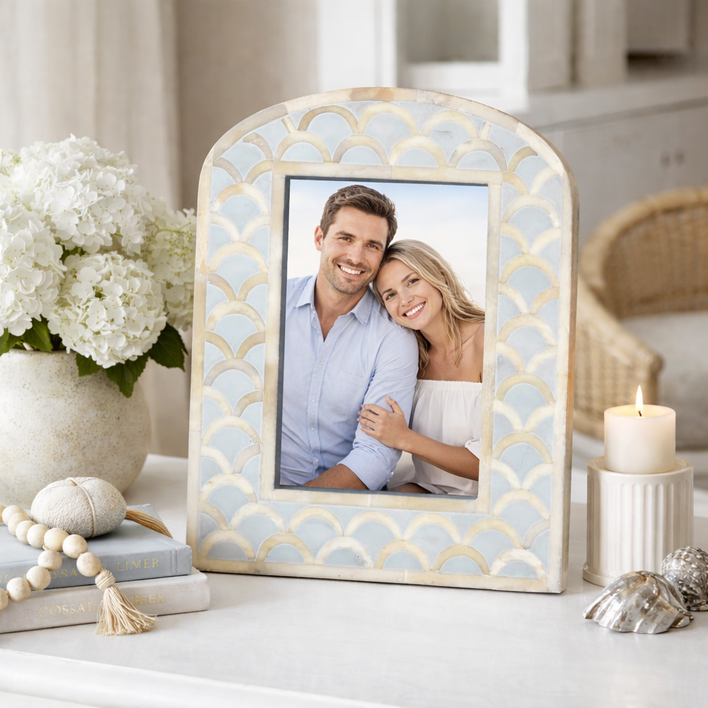 Bone Inlay Arched Photo Frame : Scallop : Pale Blue