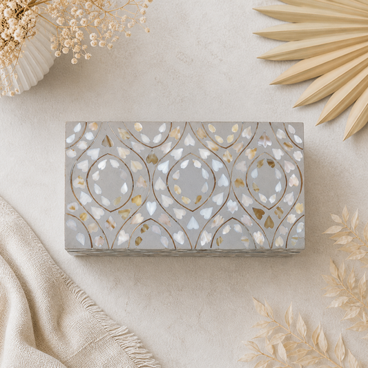 Mother of Pearl Inlay Mid-Size Box : Heart : Grey
