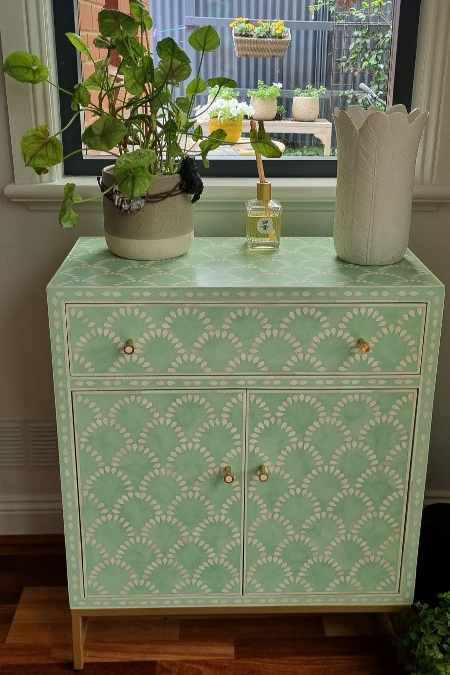 Bone Inlay 2 Door Buffet : Fan : Green