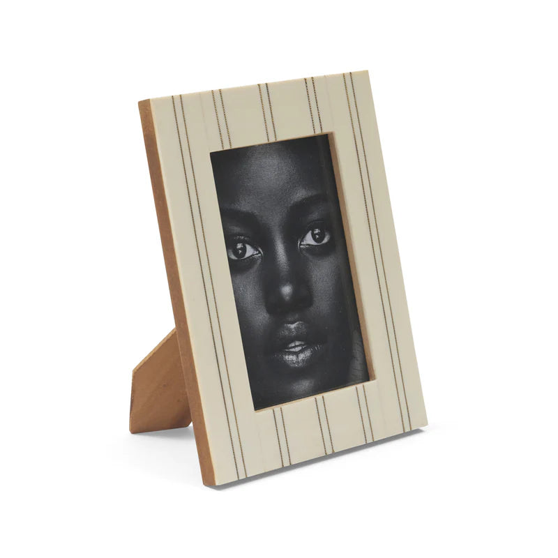 Resin & Brass Wire Picture Frame : Natural