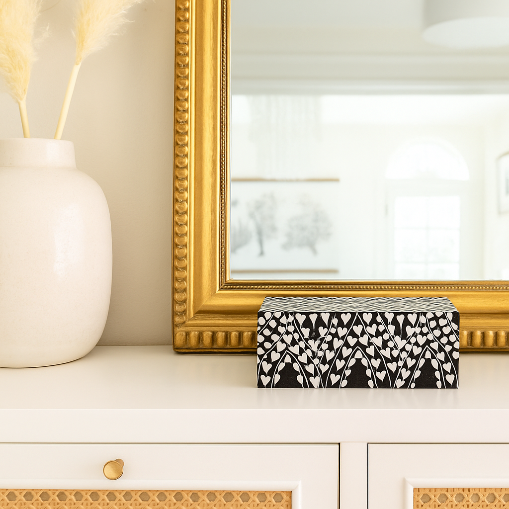 Bone Inlay Mid-Size Box : Heart : Black