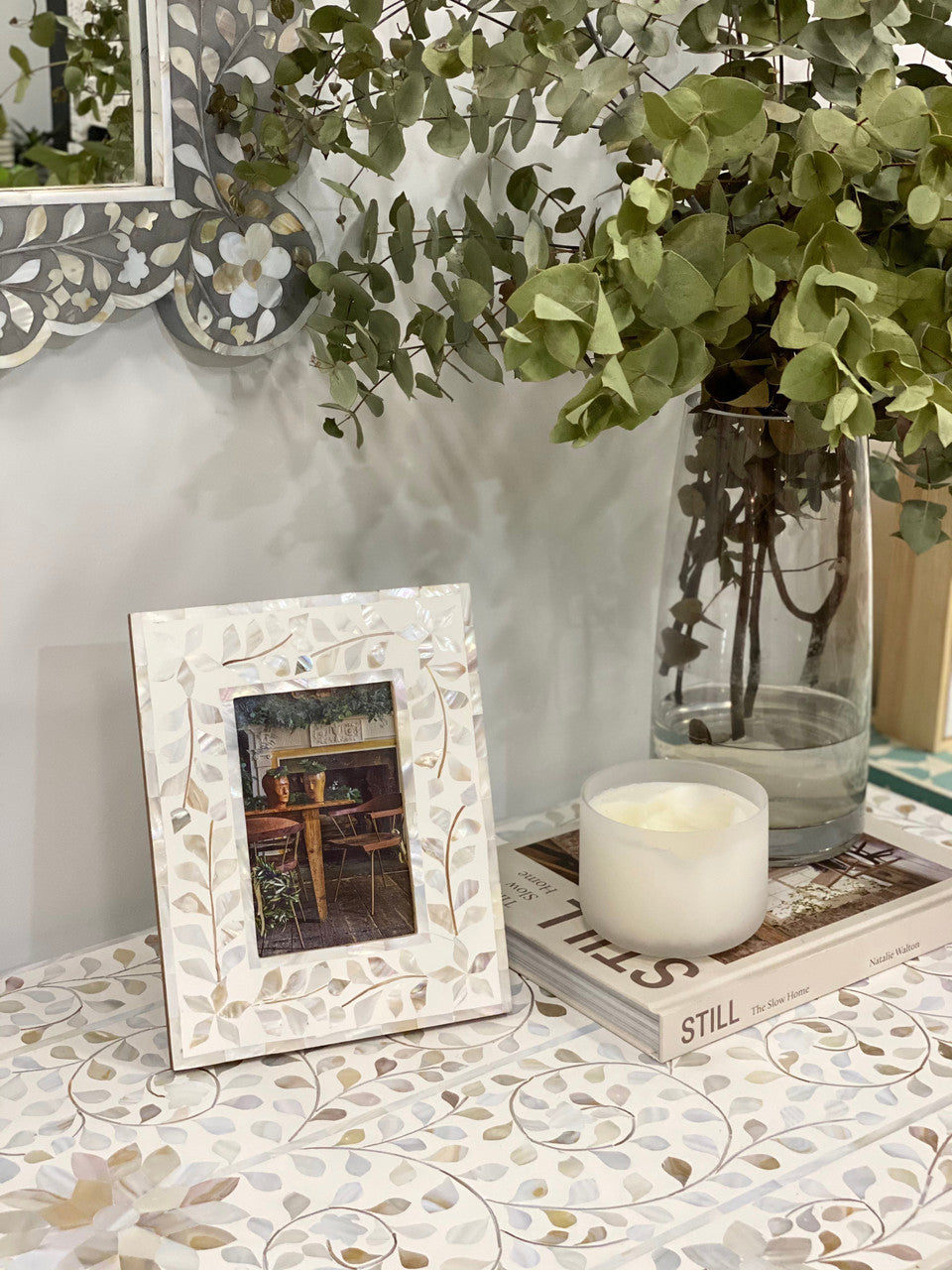 Mother of Pearl Inlay Floral Frame : White