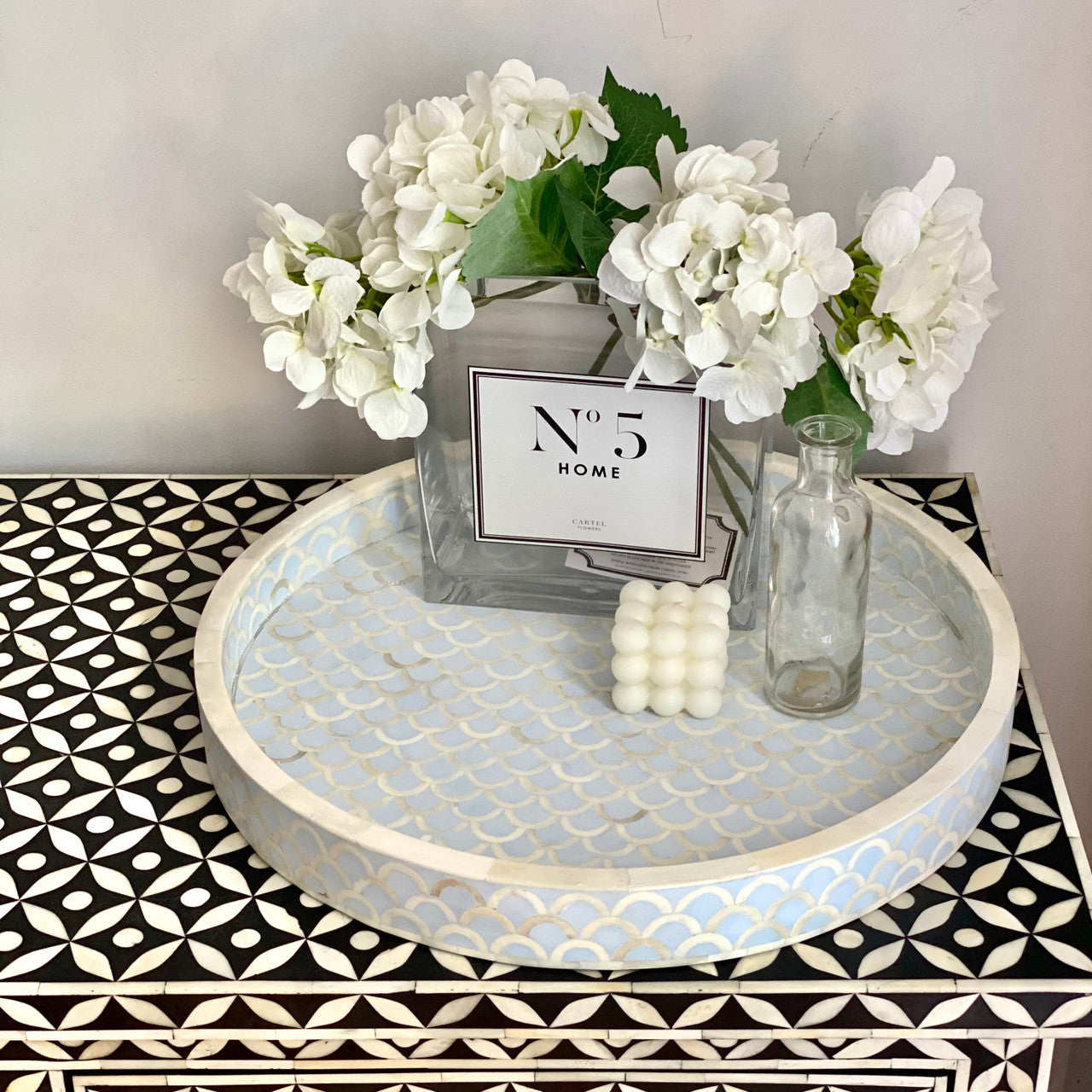 Bone Inlay Round Tray : Scallop : Soft Blue