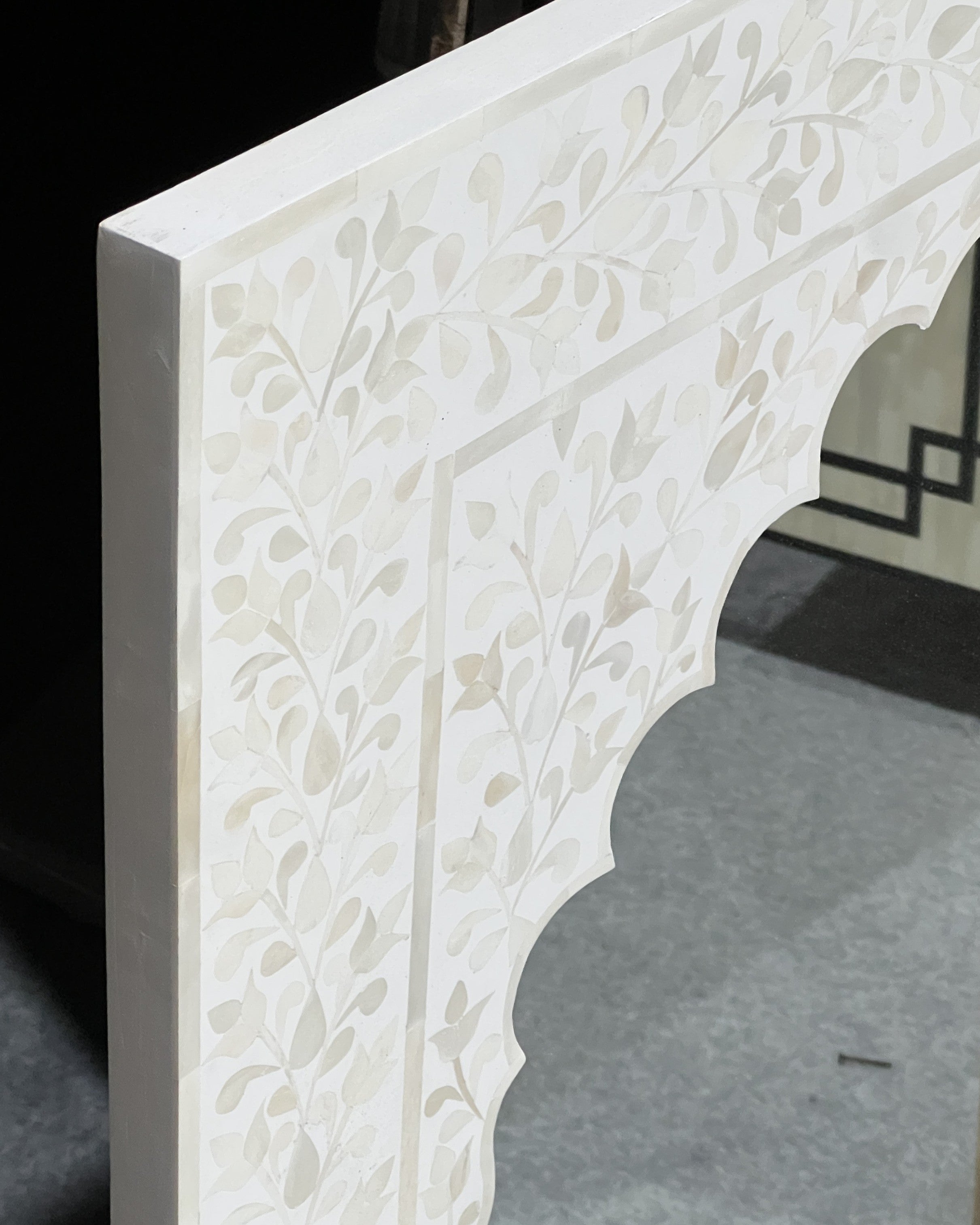 Bone Inlay Moghul Arch Mirror : Floral : Cream