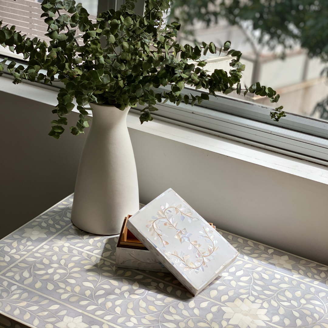 Mother of Pearl Small Gift Box : Floral : White