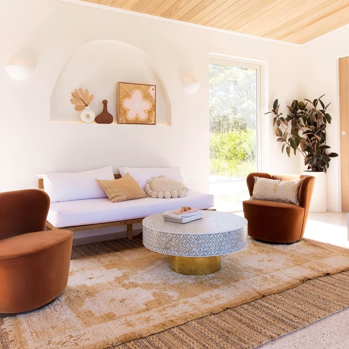 Mother of Pearl Inlay Round Coffee Table : Lady's Bedstraw : Grey