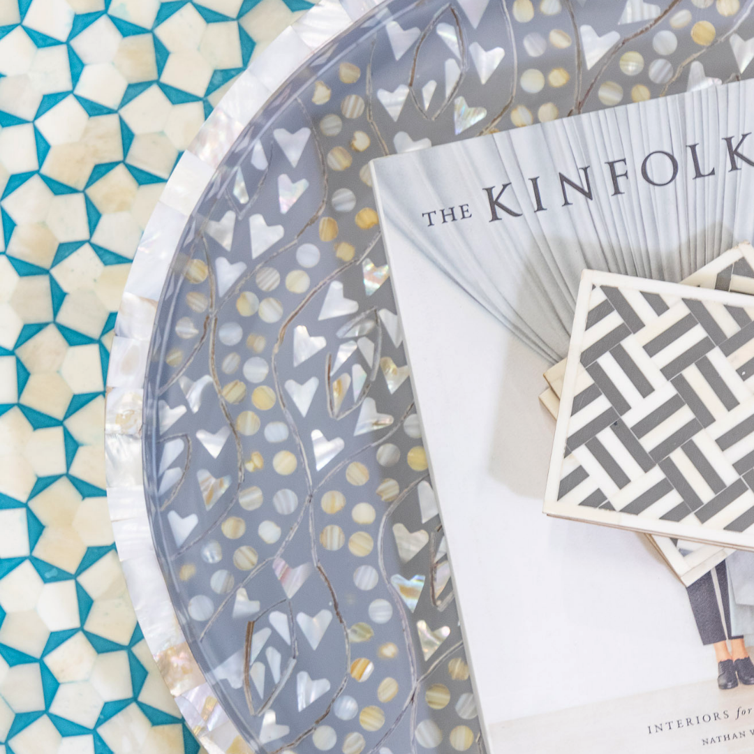 Mother of Pearl Inlay Round Tray : Heart : Grey