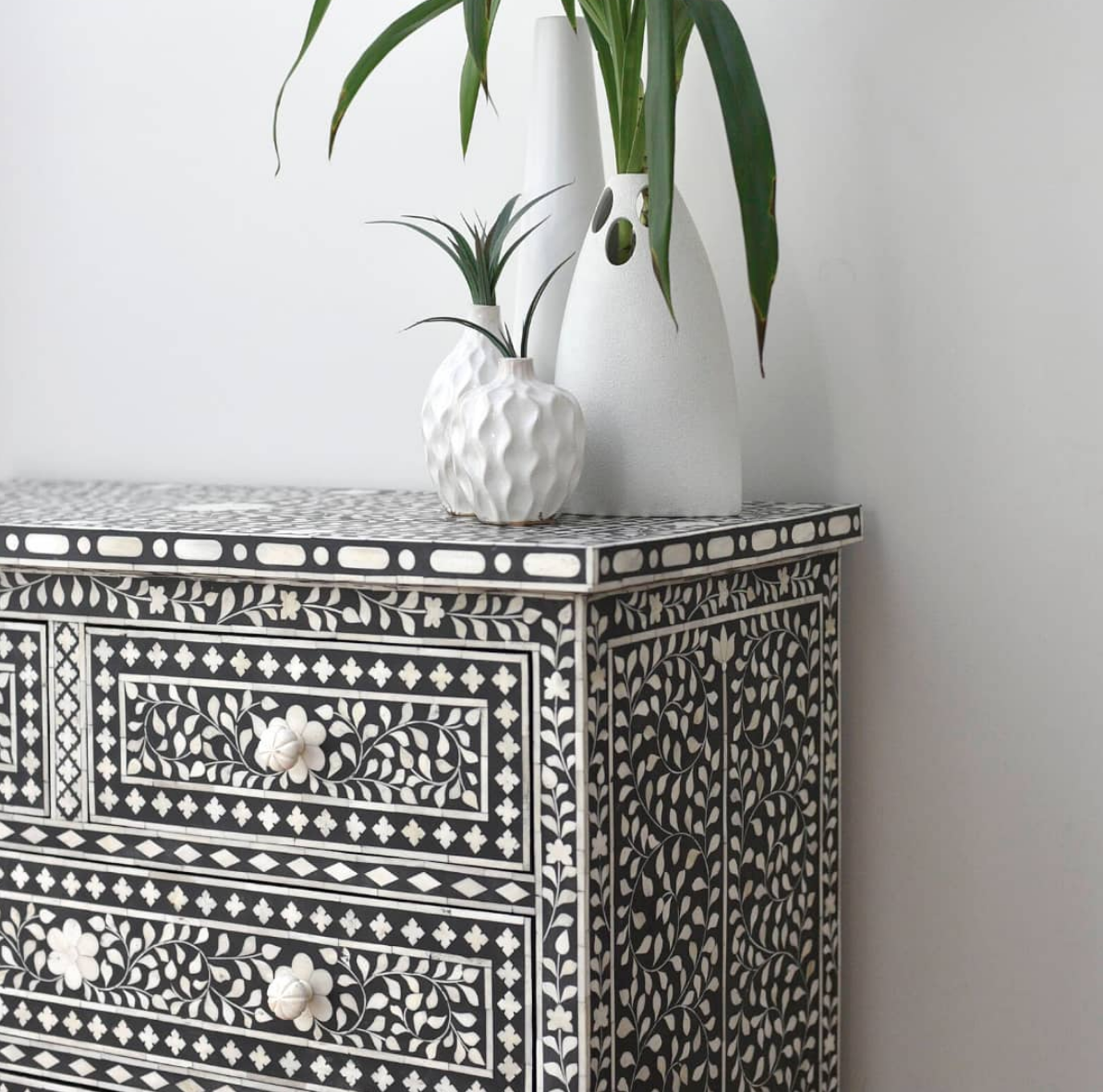 Bone Inlay 4 Drawer Chest : Floral : Black