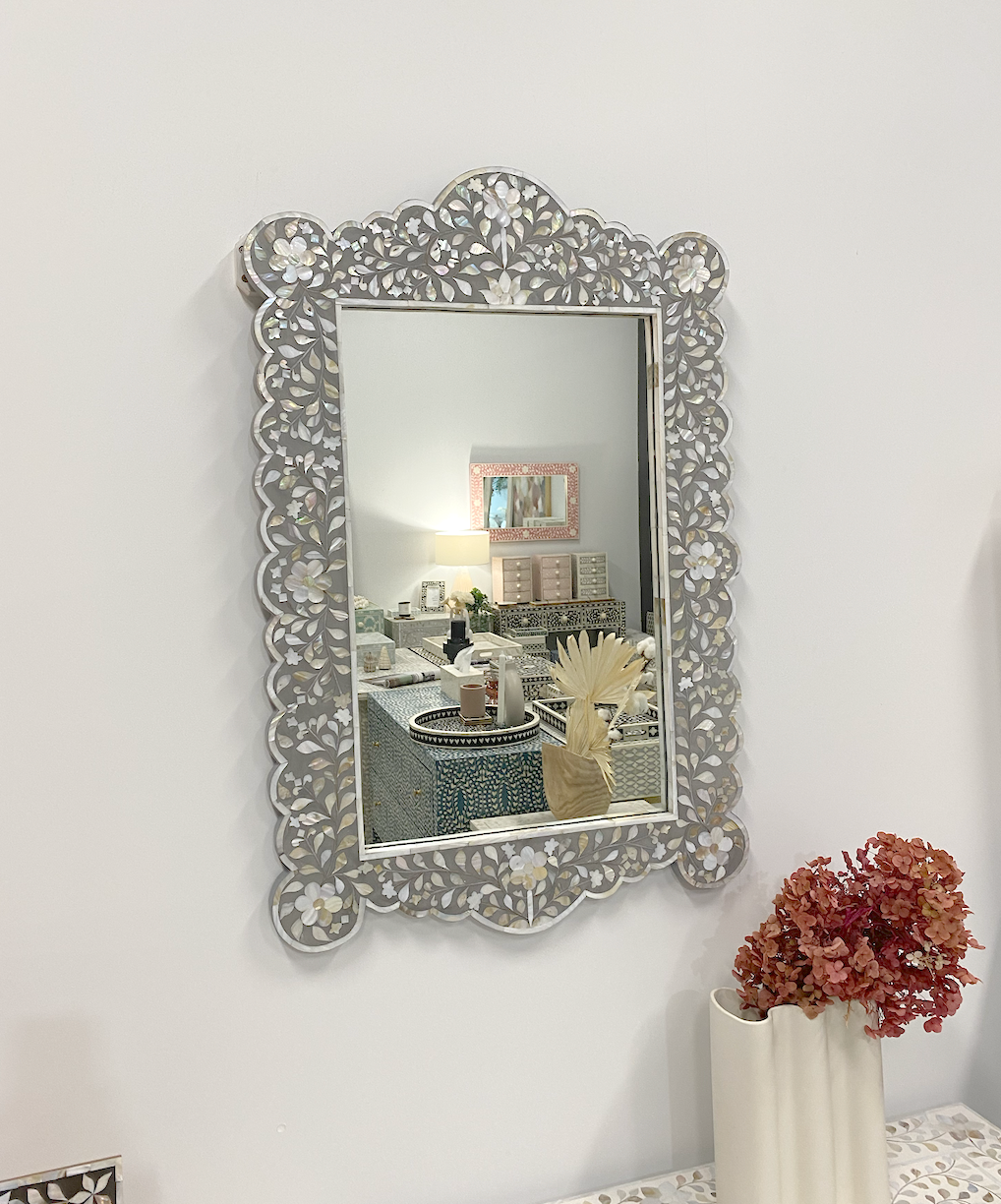 Mother of Pearl Inlay Scalloped Mirror : Grey