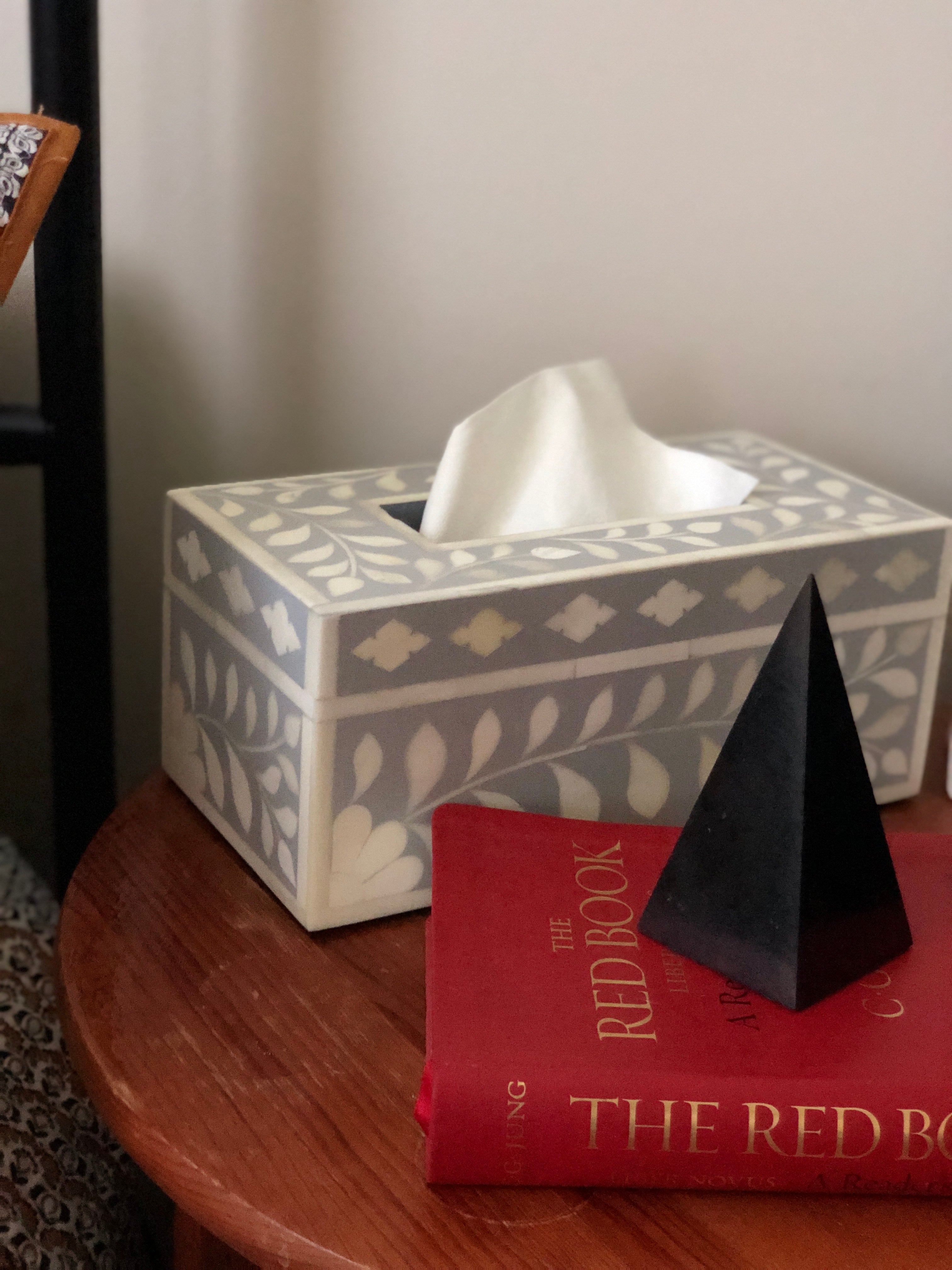 Bone Inlay Tissue Holder : Floral : Grey