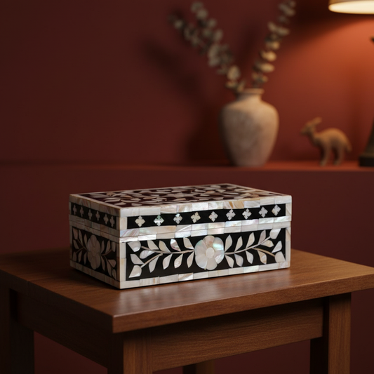 Mother of Pearl Inlay Small Gift Box : Floral : Black