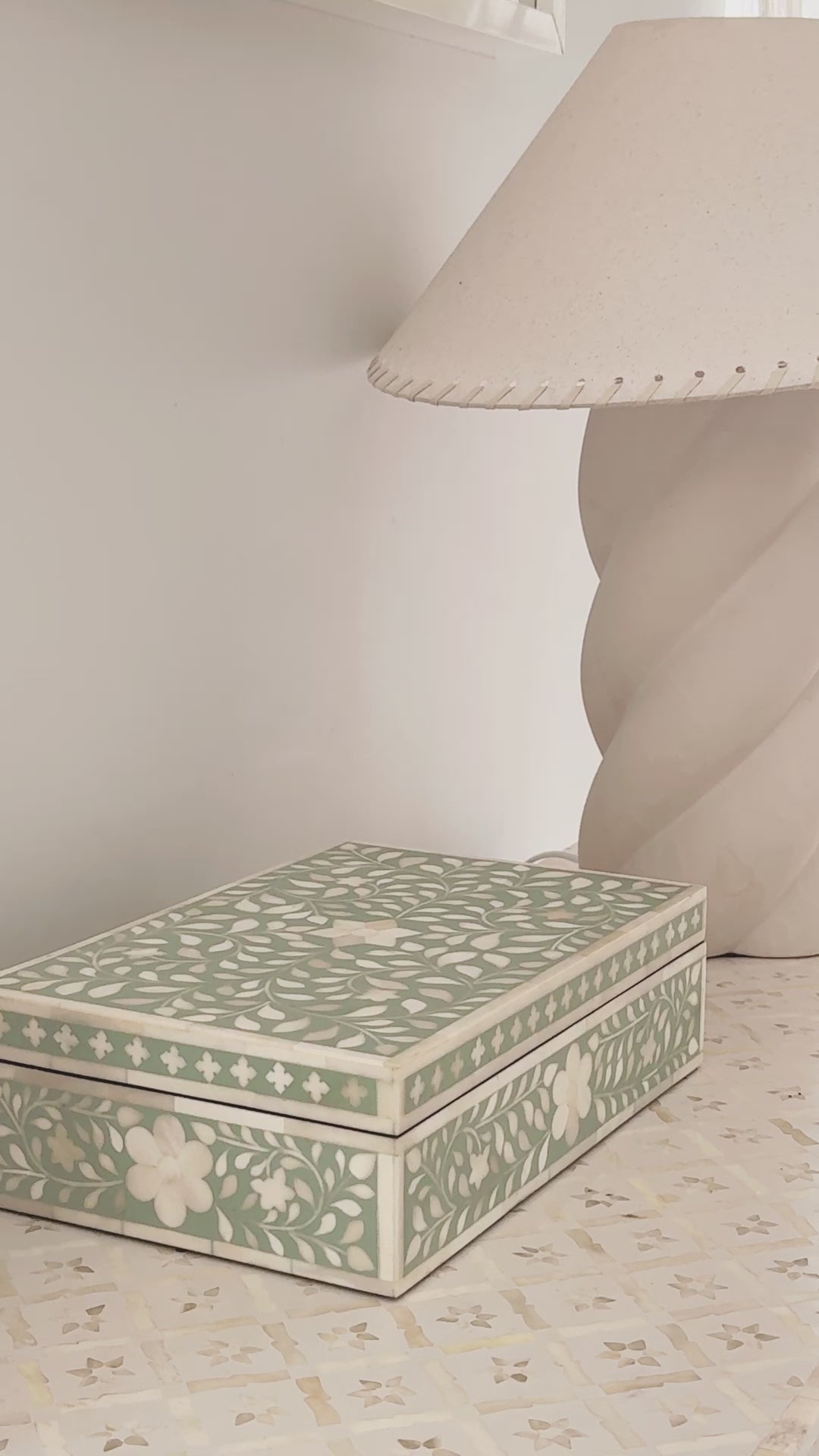 Bone Inlay Console : Ogee : White