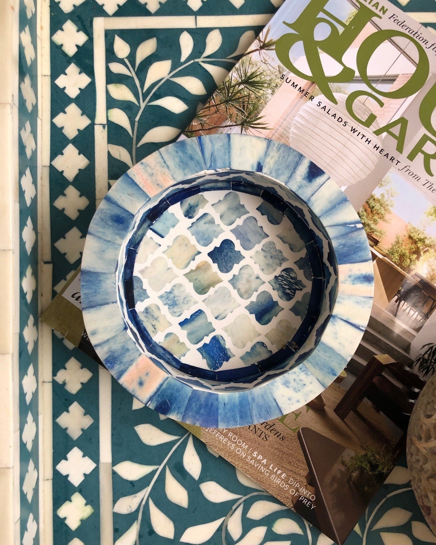 Dyed Bone Inlay Round Tray : Moroccan : Blue